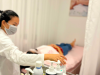 Tại sao không nên tự ý nặn mụn tại nhà? Chuyên gia cảnh báo những hậu quả khó lường