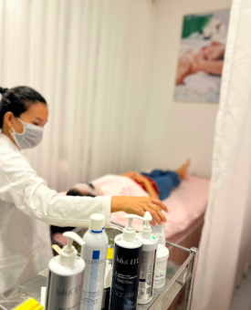 Tại sao không nên tự ý nặn mụn tại nhà? Chuyên gia cảnh báo những hậu quả khó lường